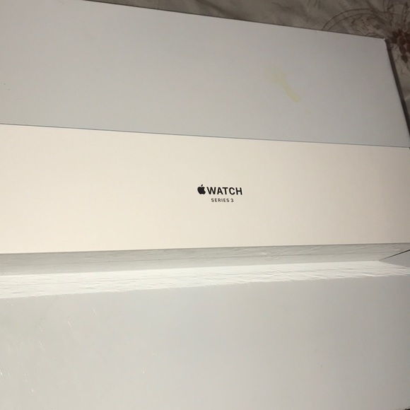 BRAND NEW SERIES 3 APPLE WATCH - Picture 1 of 3